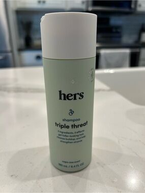 hers Triple Threat Shampoo — Sage Green